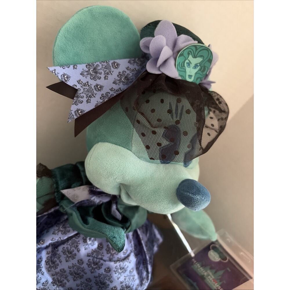 Minnie Mouse Main Attraction Haunted Mansion Plush 10/12 2020 w/ Tags - Picture 5 of 16